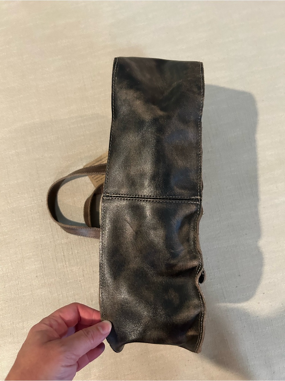 BED|STU Redrock in Black Teak Distressed Leather Bag - Picture 5 of 6